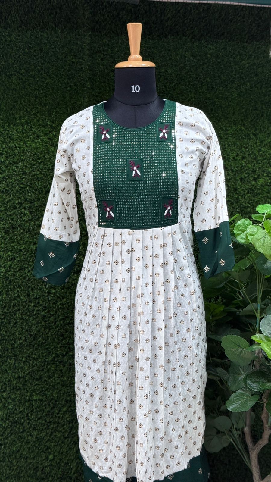 Effortless Ethnic Style: Green Premium Kurti